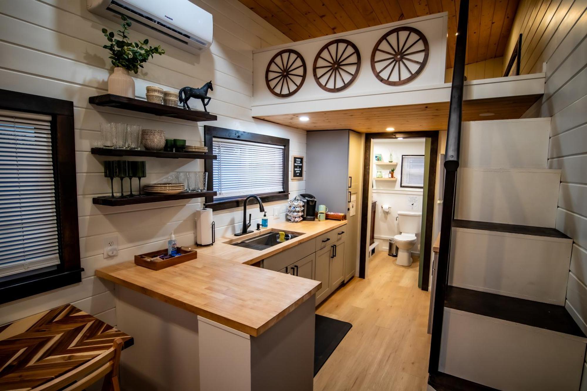 Unique Tiny Home Minutes From Downtown เอลเลนเบิร์ก ภายนอก รูปภาพ